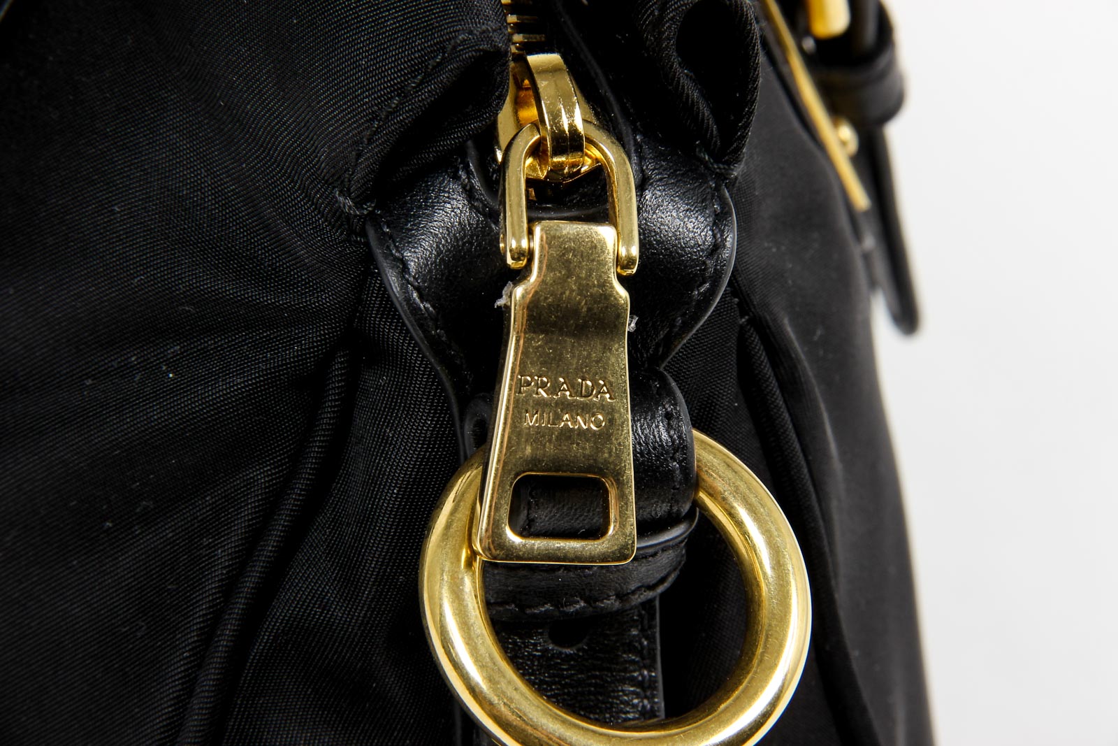 Borsa a mano convertibile con manico superiore in tessuto di nylon Prada da donna BN1903