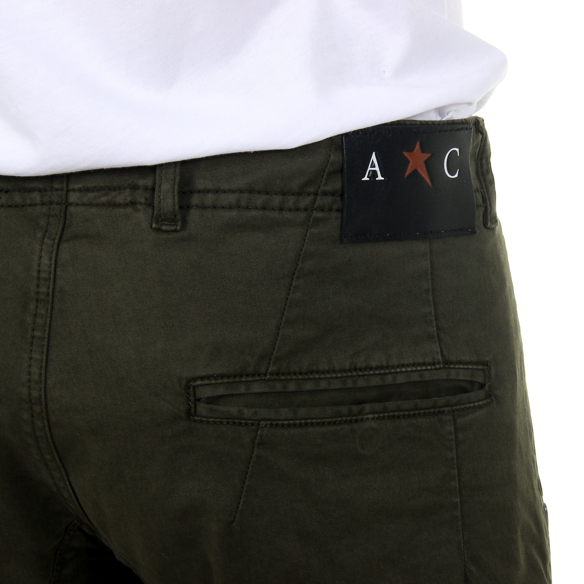 Pantaloncini da uomo Andrew Charles verdi JAKO