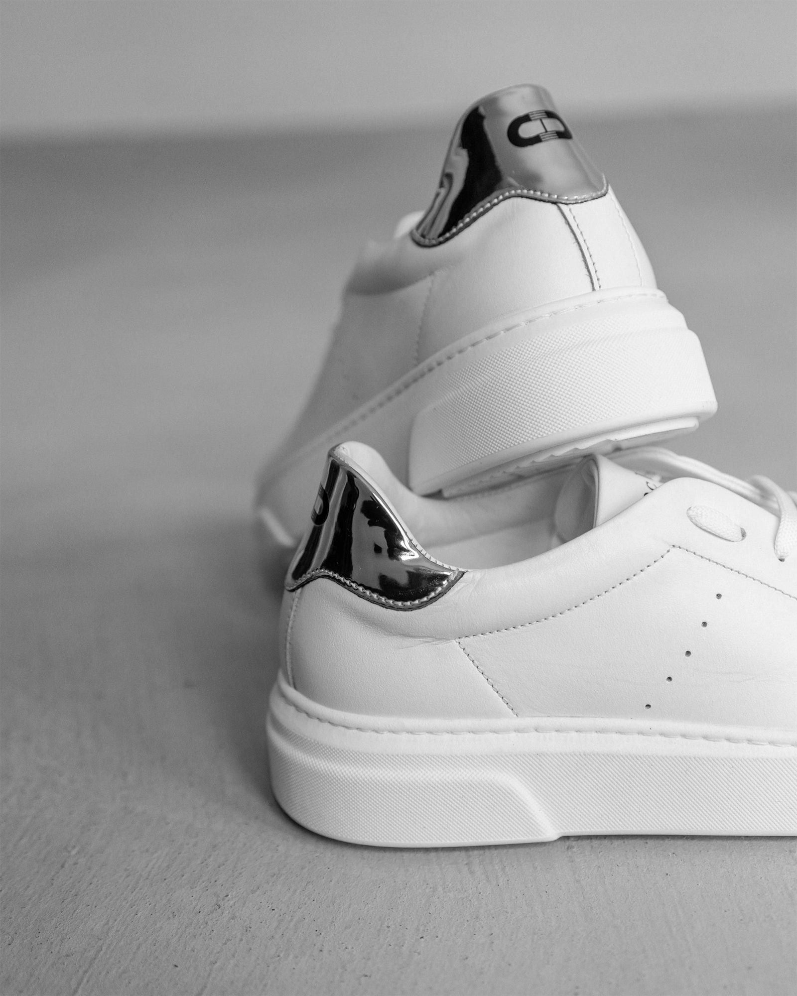 Sneaker Runaround bianca/argento