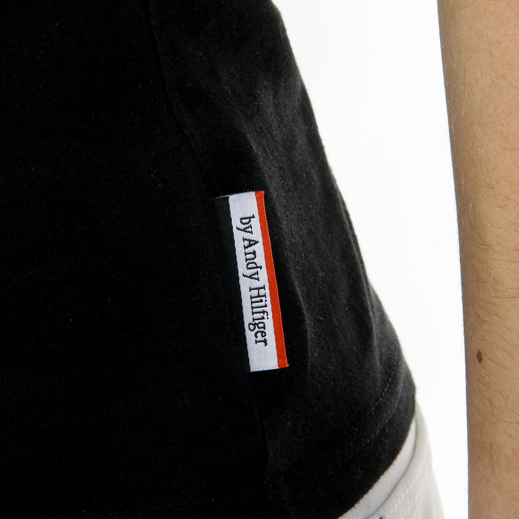 Andrew Charles T-shirt da donna a maniche corte con scollo a V, nera TAPIWA