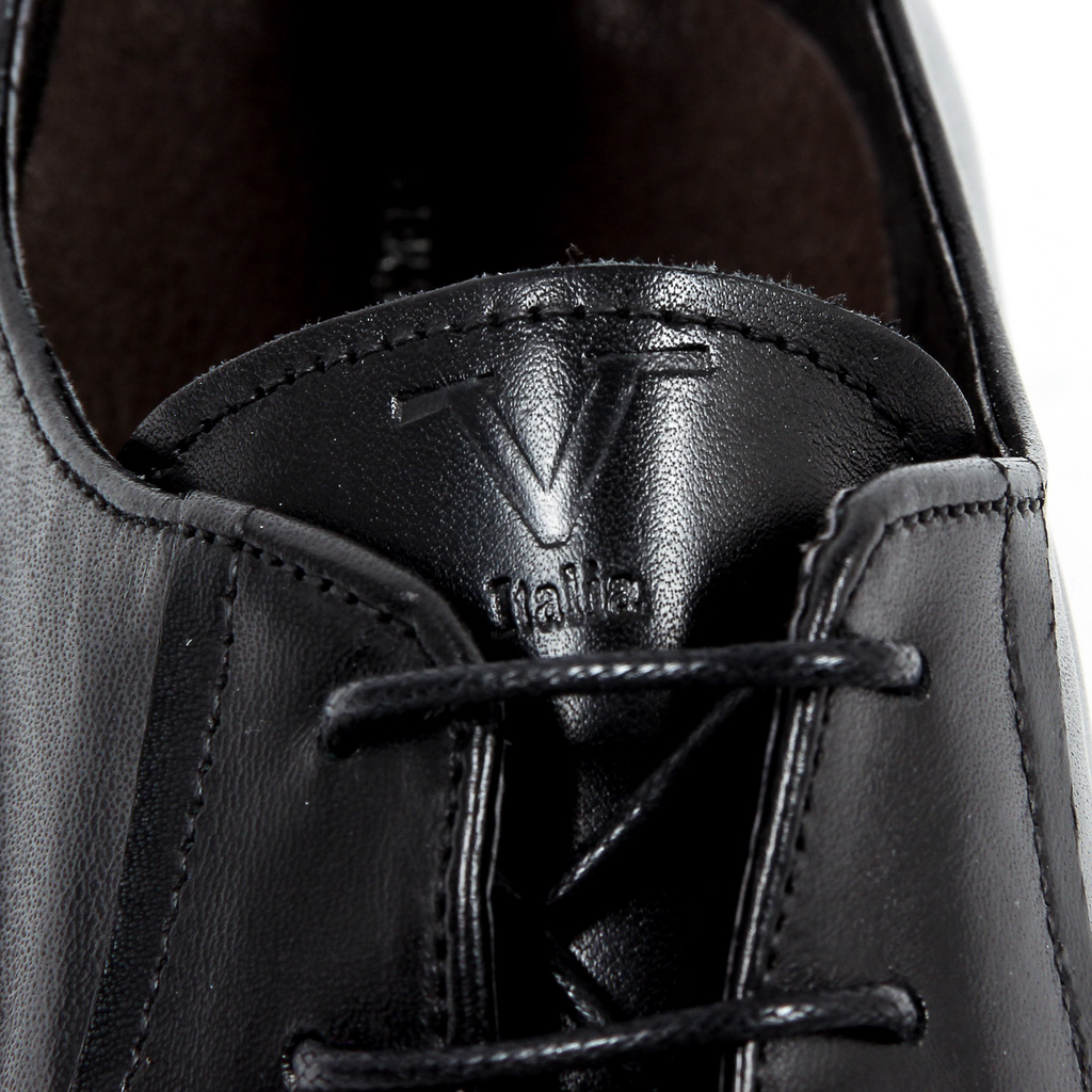 Scarpa classica da uomo V 1969 Italia