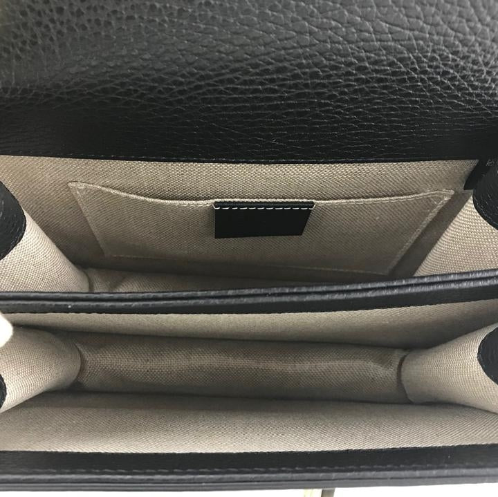 Borsa Gucci Interlocking in pelle con catena nera
