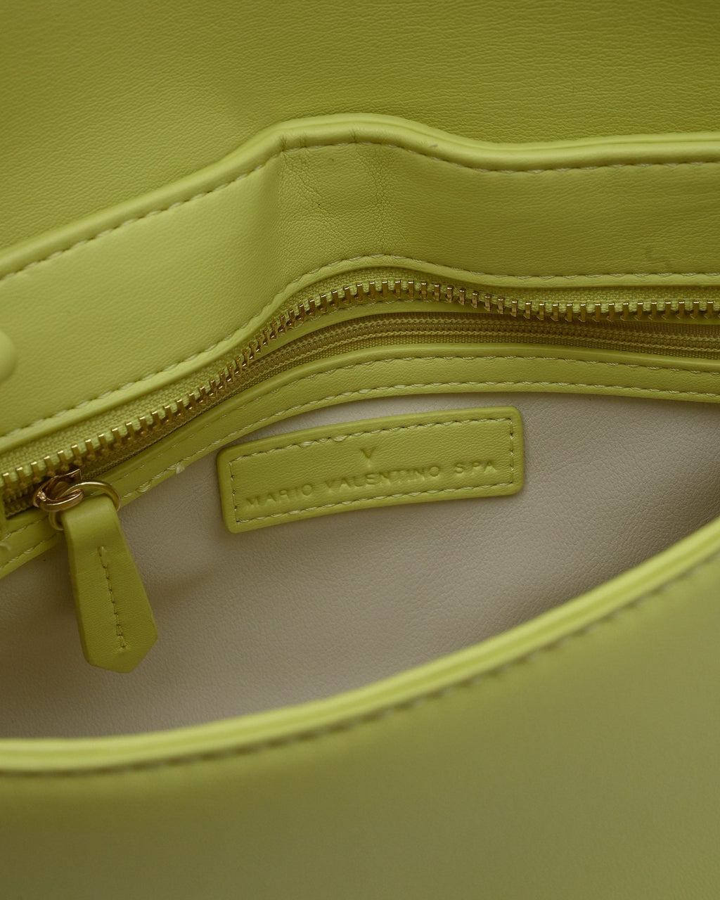 Valentino Womens Shoulder Bag VBS6V601 L74