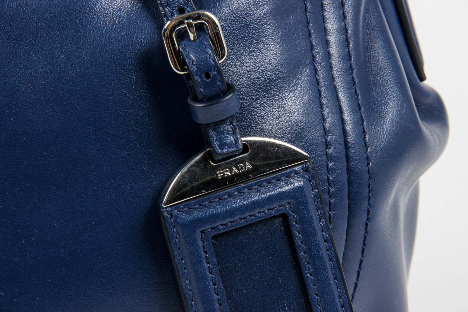 Borsa a mano Prada da donna BN2866 in morbida pelle di vitello nera