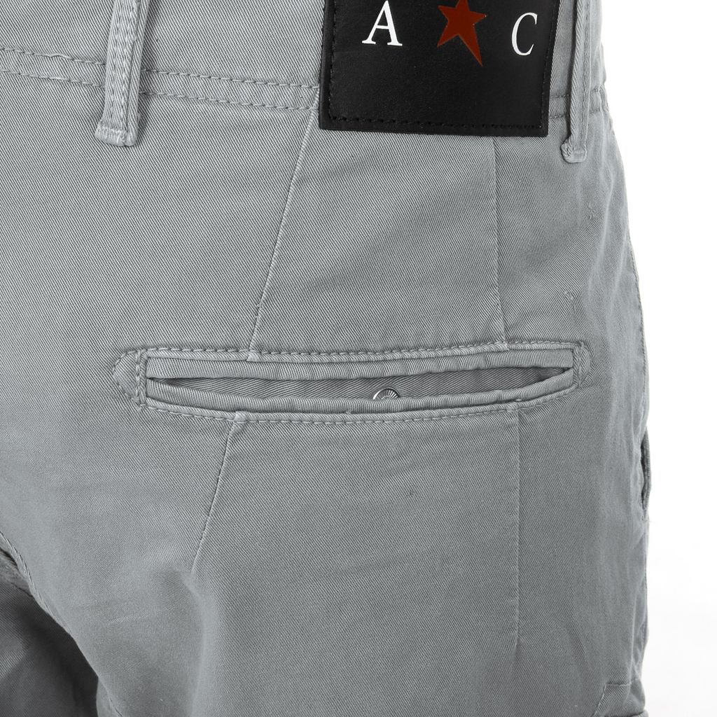 Pantaloncini da uomo Andrew Charles grigio chiaro JAKO