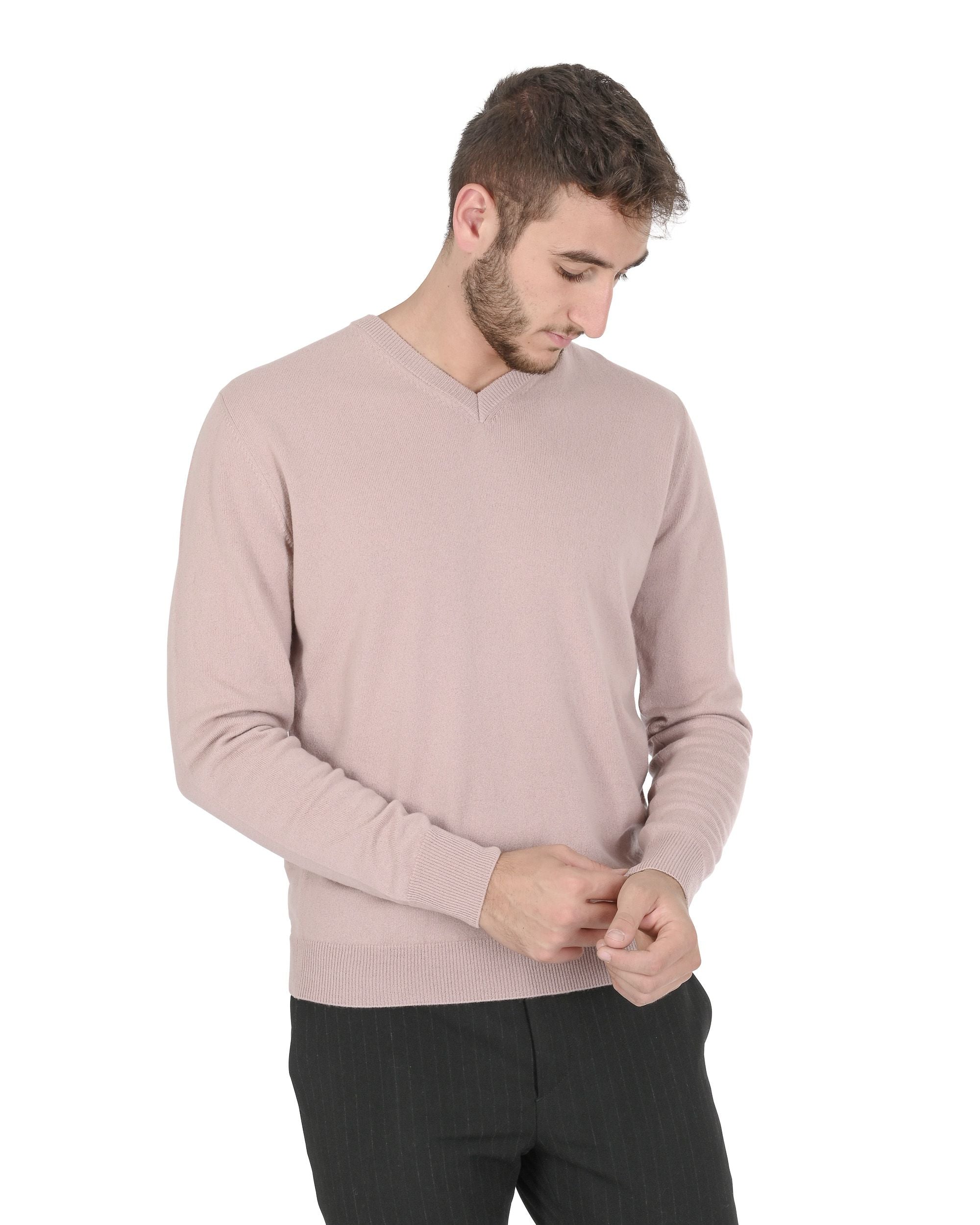Maglione da uomo in cashmere con scollo a V Crown of Edinburgh COE 0012 ROSA CIPRIA