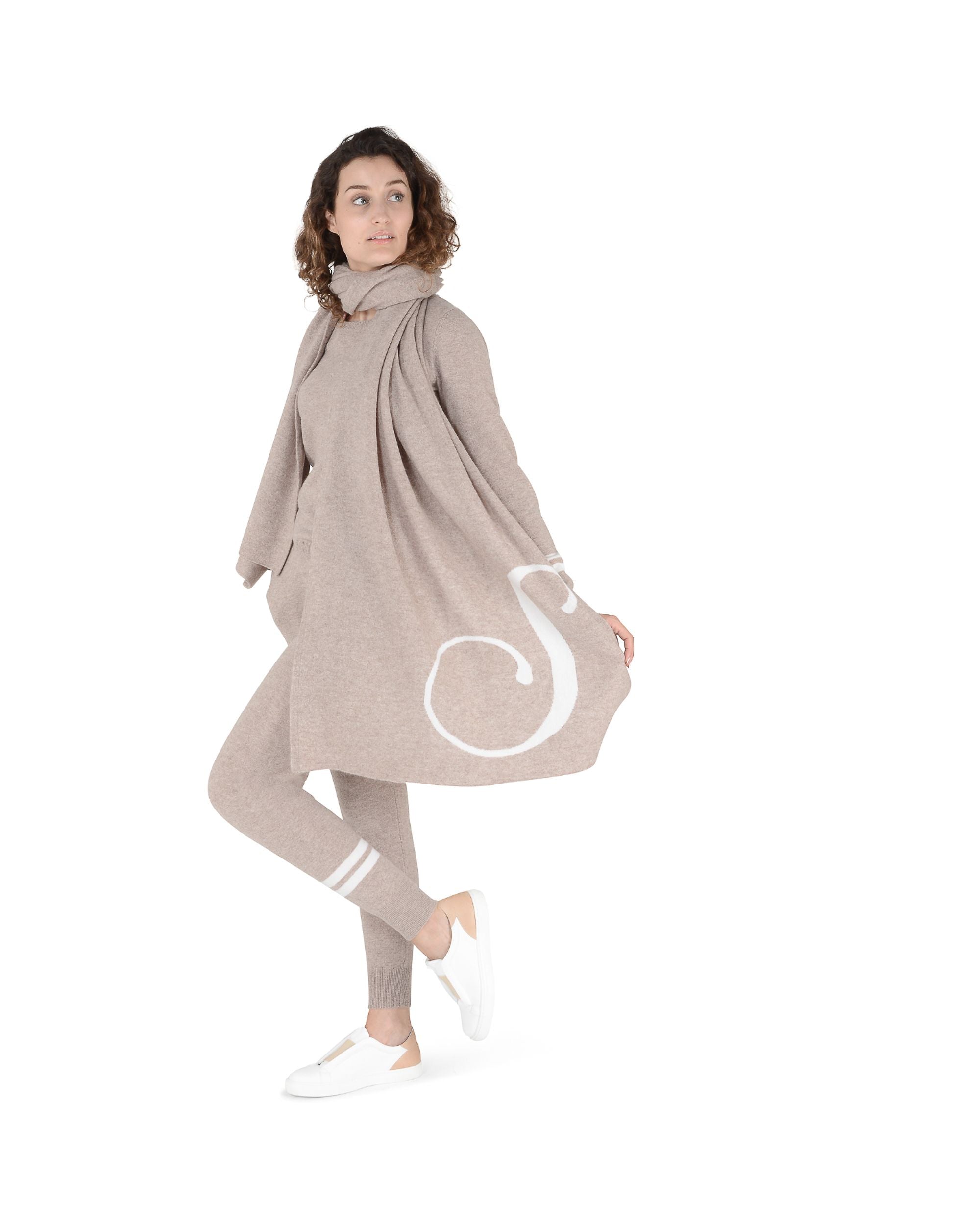 Sciarpa monogrammata Dee Ocleppo DEAN VILLAGE CAMEL S