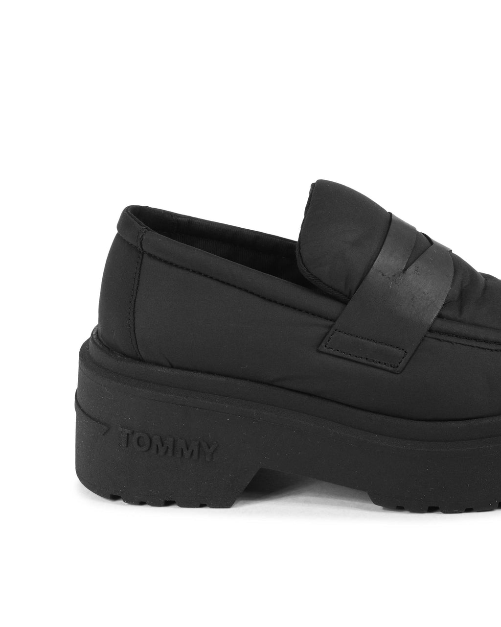 Tommy Hilfiger Scarpe eleganti da donna NERO EN0EN020800GJ