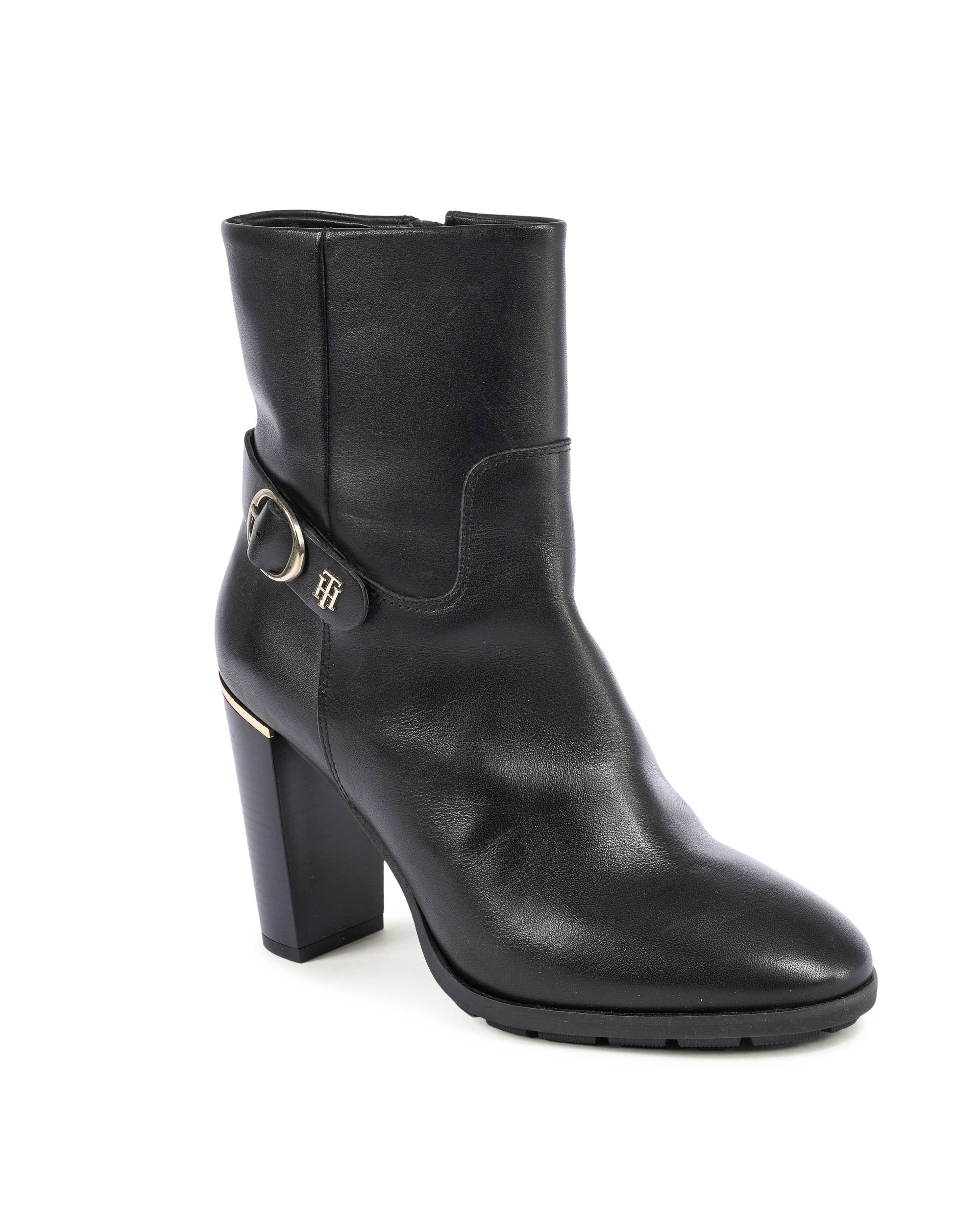 Tommy Hilfiger Stivali da donna NERO FW0FW06768BDS