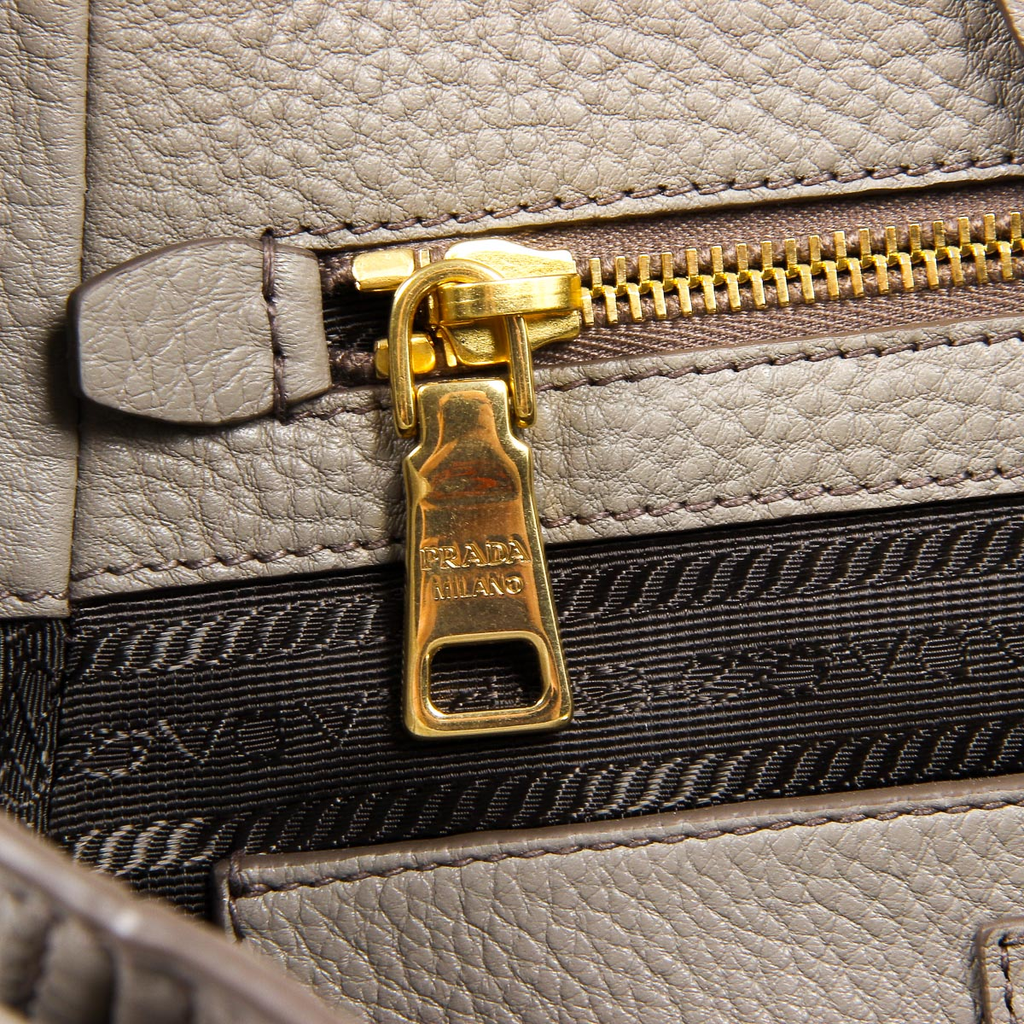 Borsa a mano Prada da donna 1BG113 UWL F0572 ARGILLA VIT DAINO