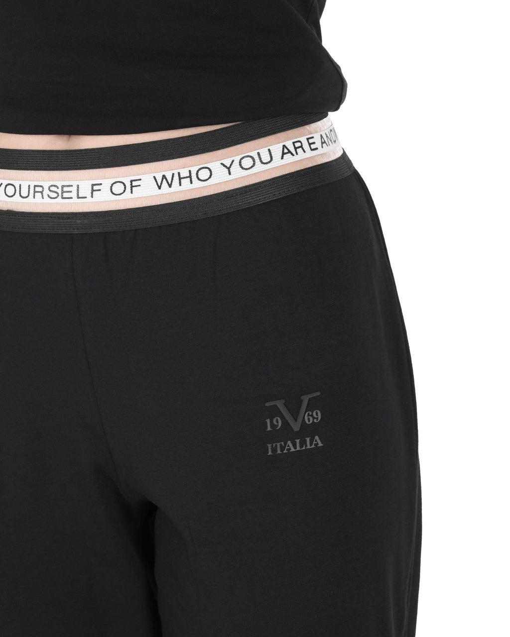 19V69 Italia Pantaloni da jogging da donna QUOTE BLACK