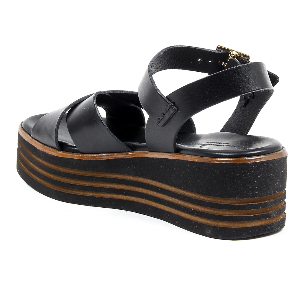 Sandalo flatform da donna V 1969 Italia