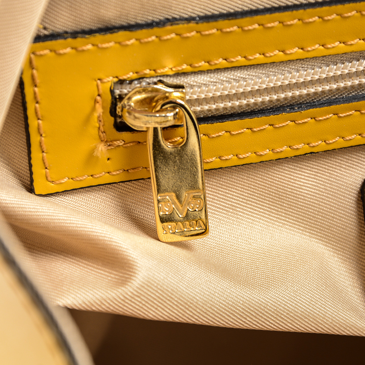 V 1969 Italia Borsa da donna gialla CRETA