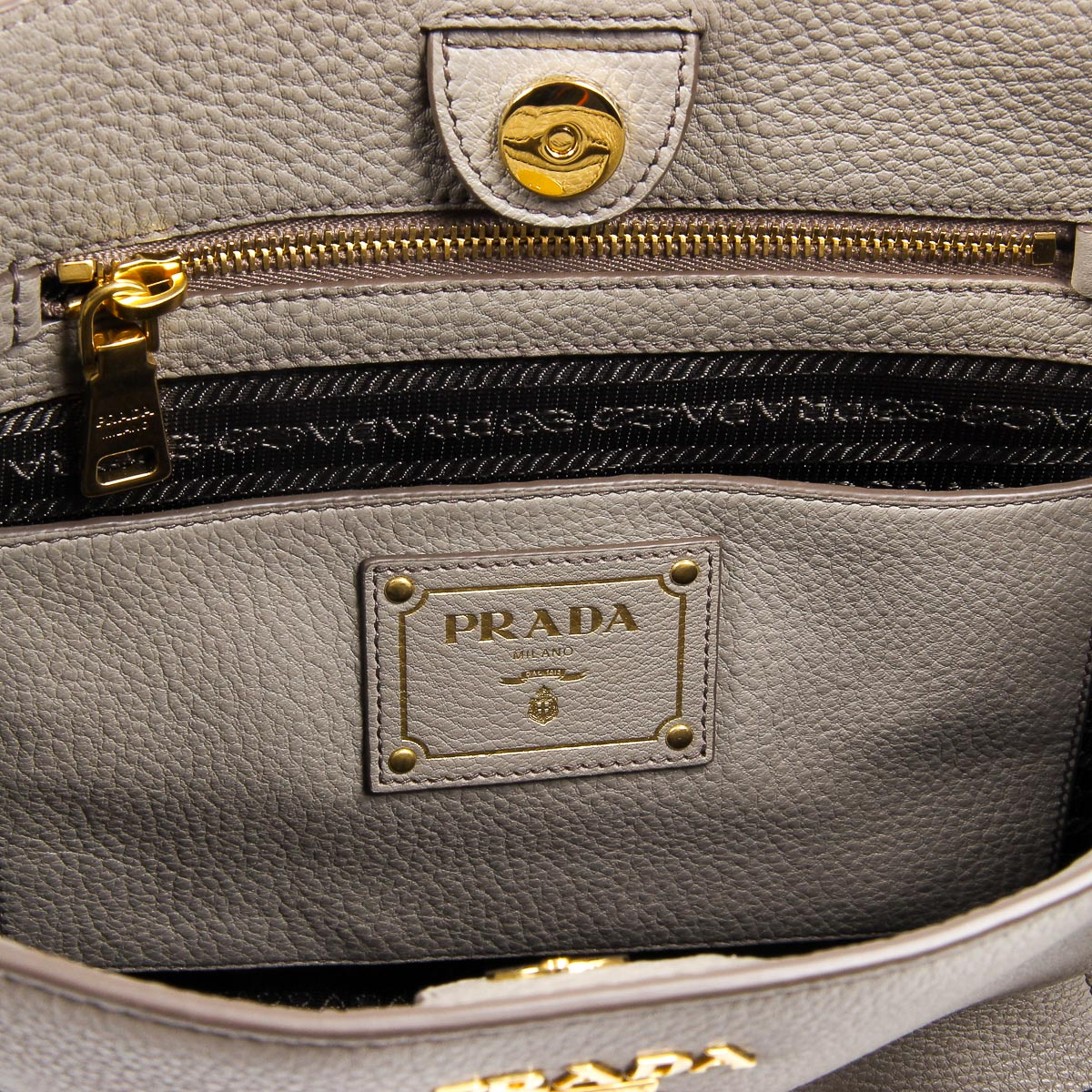 Borsa a mano Prada da donna 1BG113 UWL F0572 ARGILLA VIT DAINO
