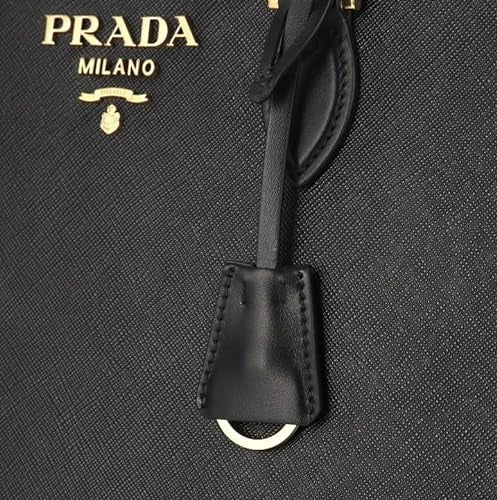 Borsa a tracolla Prada in morbida pelle Saffiano nera