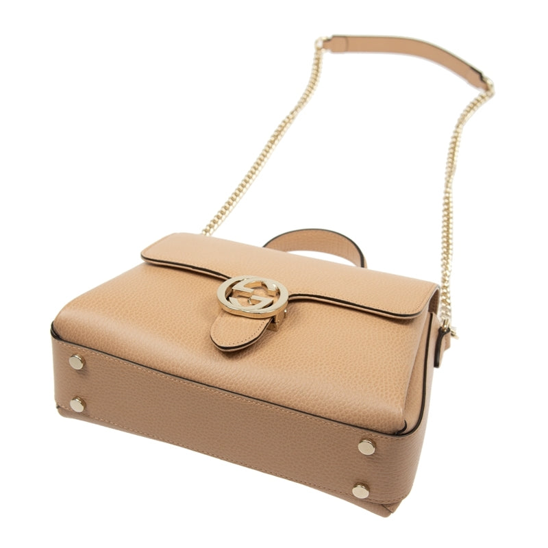 Borsa Gucci Interlocking in pelle con catena beige