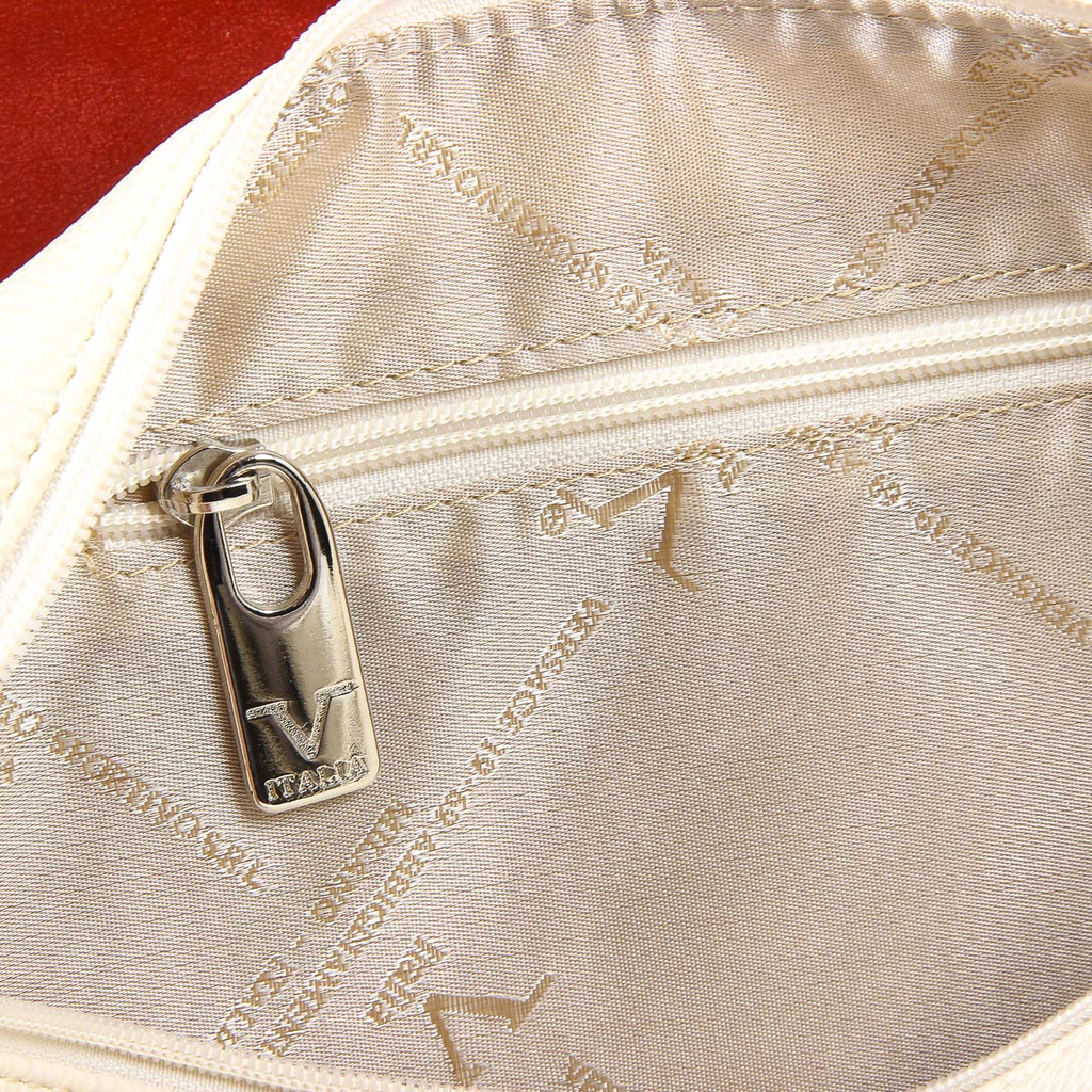 Borsa da donna V 1969 Italia