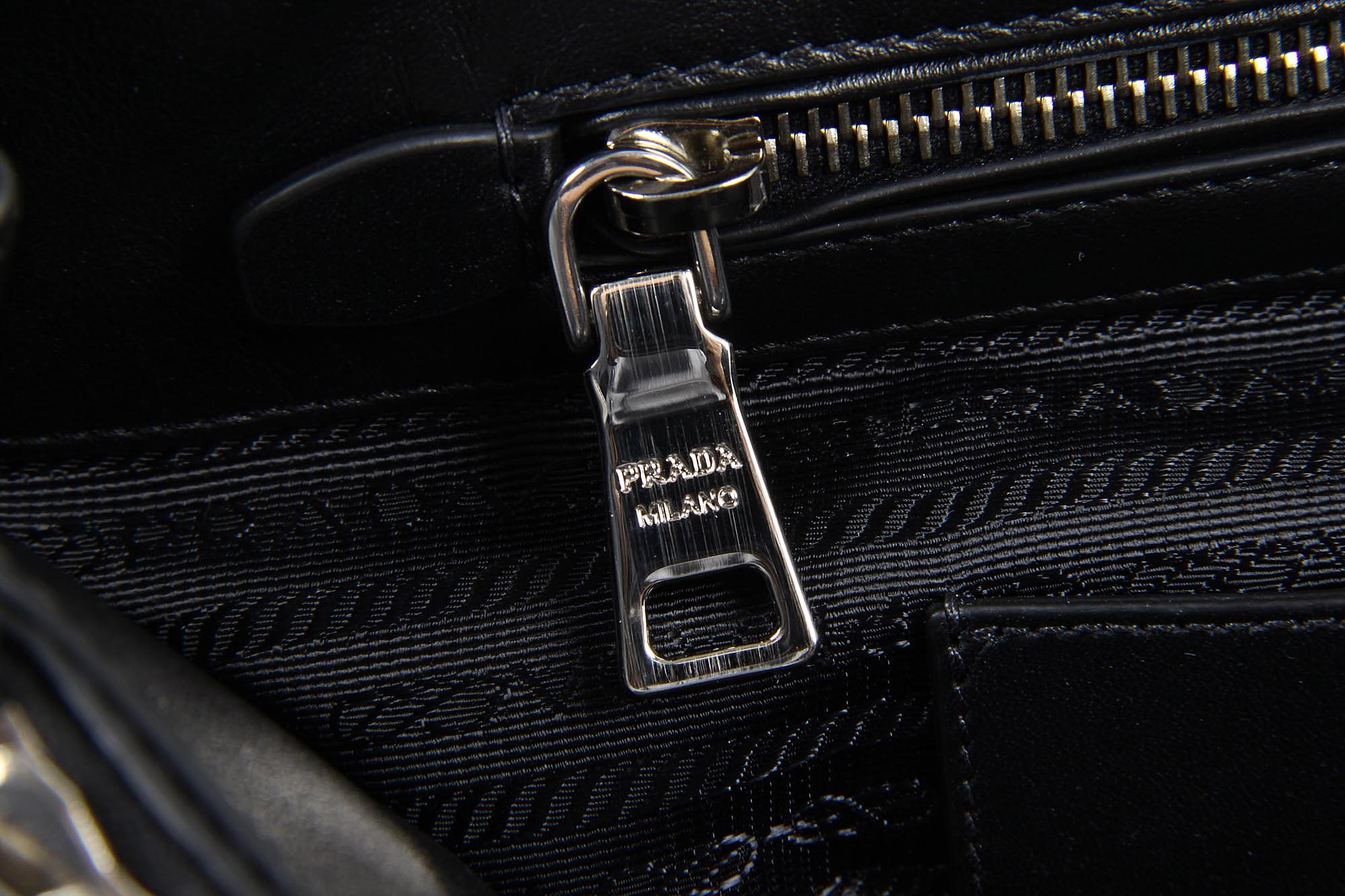Borsa shopping tote Prada BN2866 Nero Soft Calf