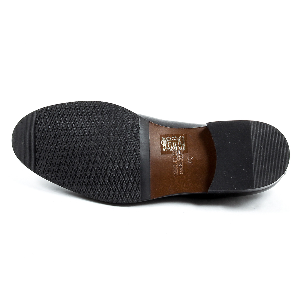 Scarpa classica da uomo V 1969 Italia