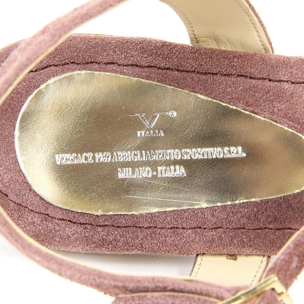Sandalo piatto da donna V 1969 Italia