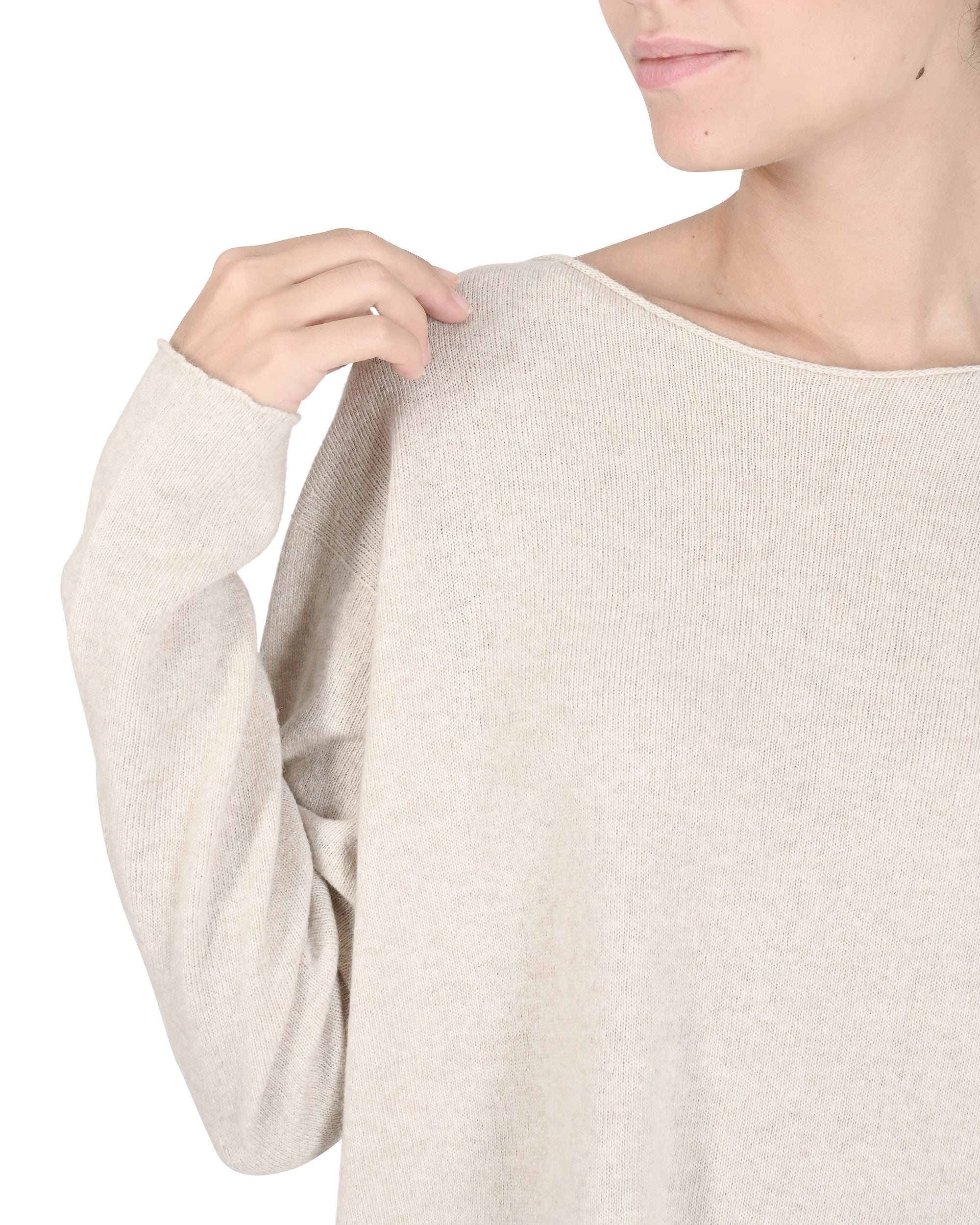 Maglione oversize con scollo a barca da donna in cashmere Crown of Edinburgh COE 008 CREMA