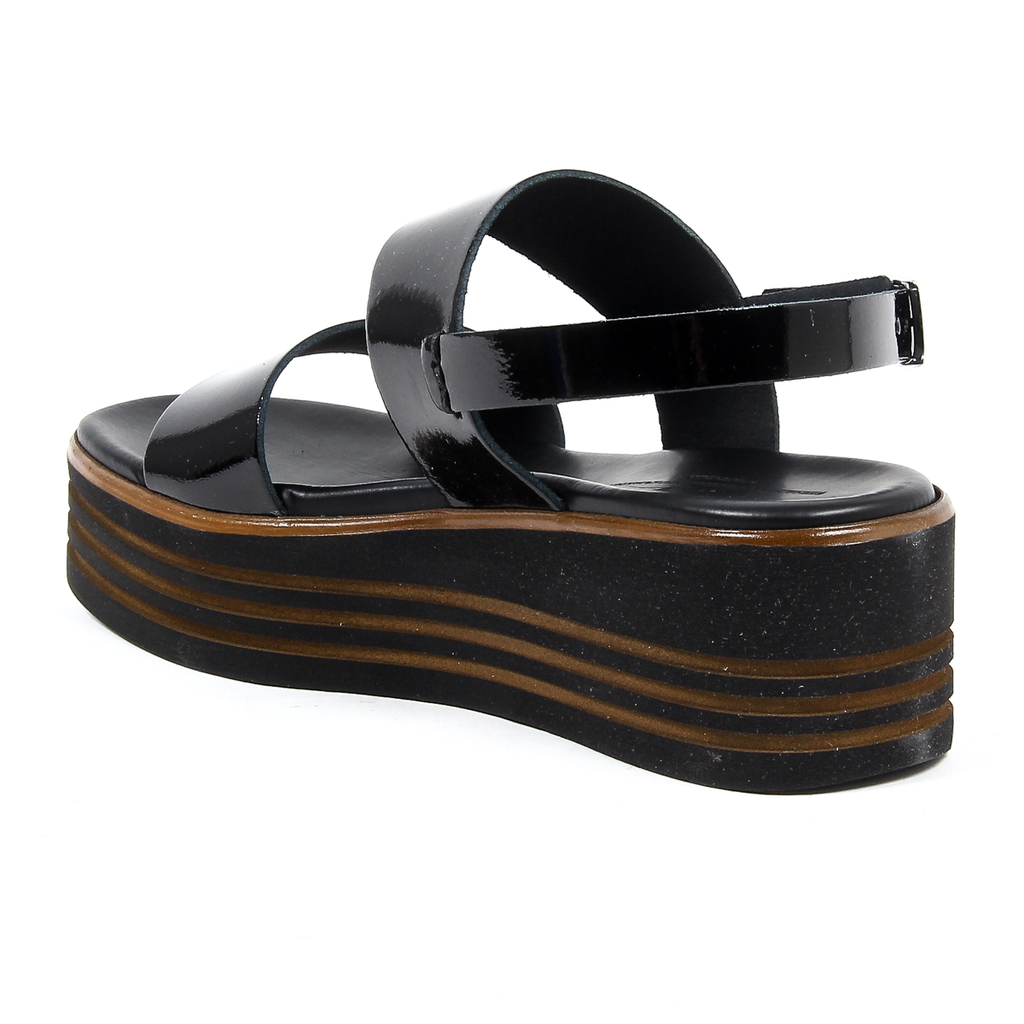 Sandalo flatform da donna V 1969 Italia
