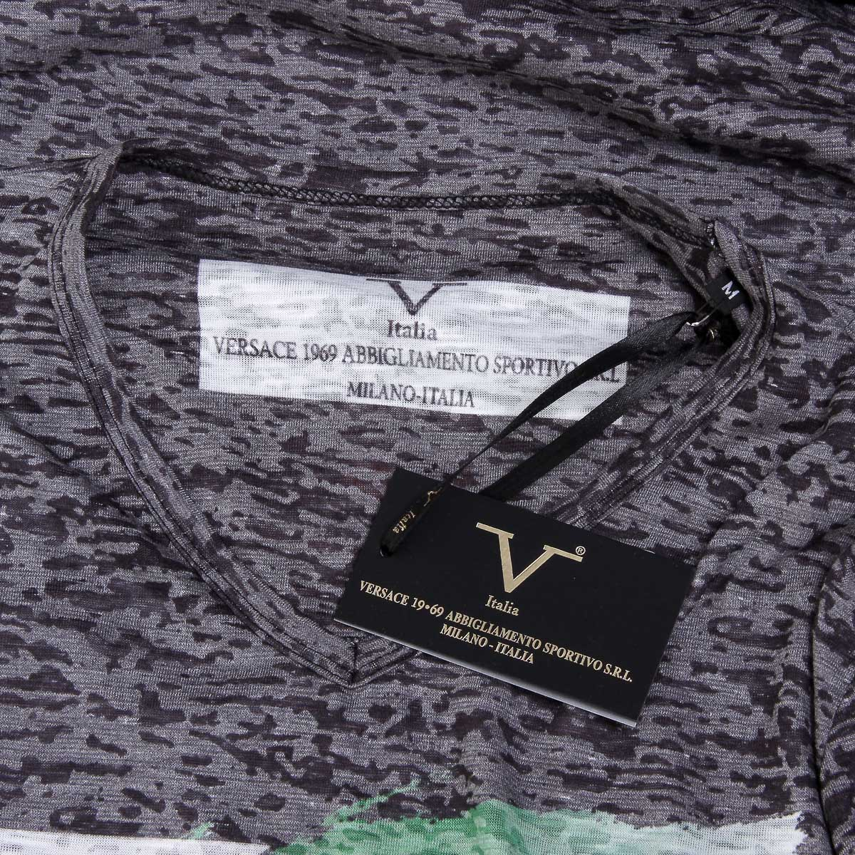 V 1969 Italia T-shirt da uomo a maniche corte con scollo a V, nera LUCAS