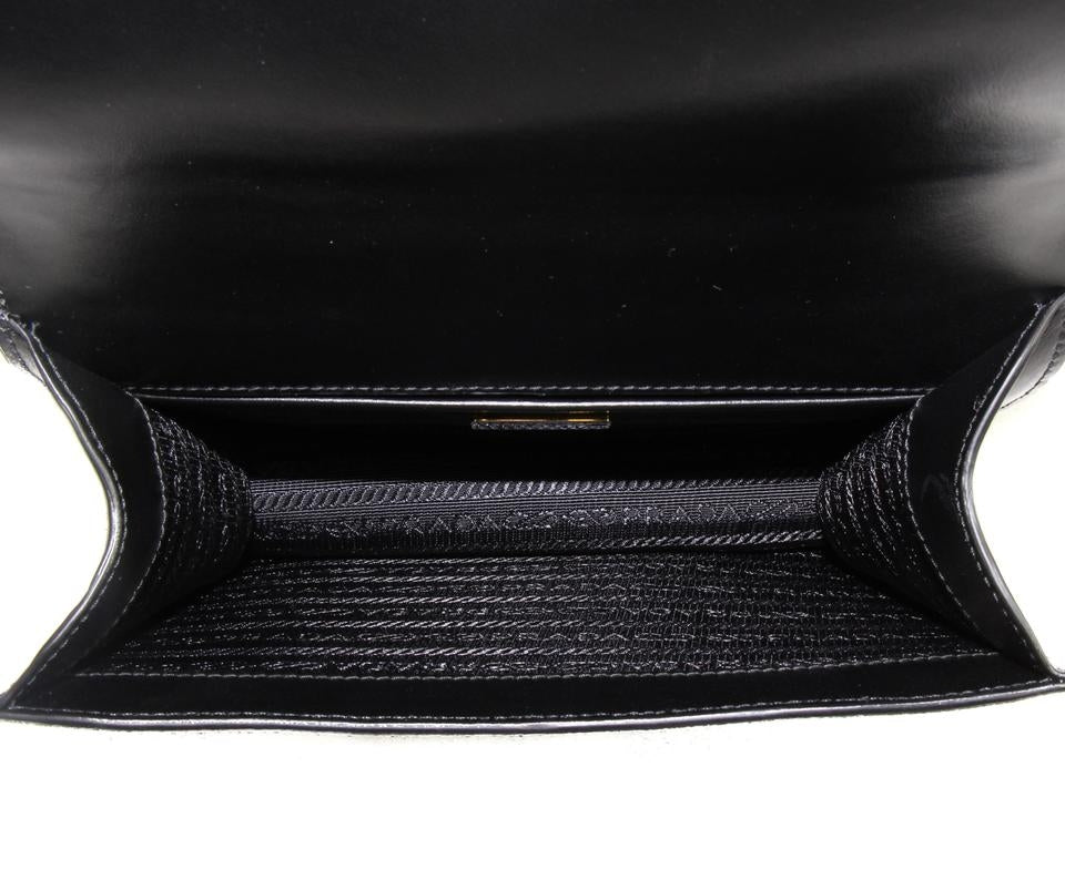 Borsa a tracolla Prada in pelle Saffiano nera